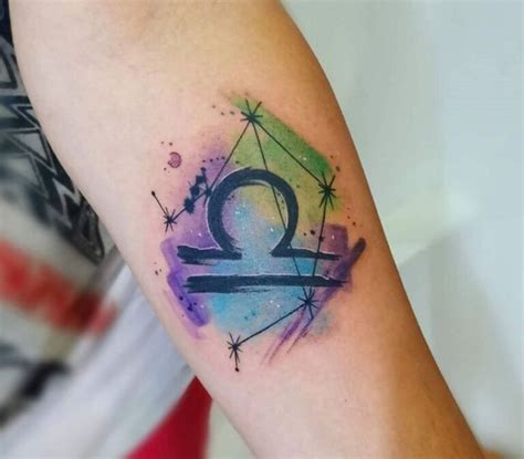 signo libra tatuaje mujer|Tatuaje de signo de libra